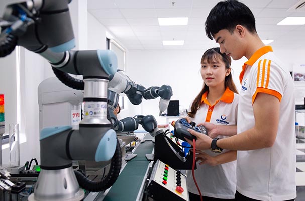Vai trò của thế hệ trẻ thực hiện chủ trương phát triển kinh tế số trên nền tảng khoa học và công nghệ, đổi mới sáng tạo