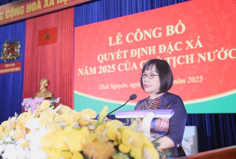 Thứ trưởng Đặng Hoàng Oanh dự Lễ công bố quyết định đặc xá cho 243 phạm nhân tại Trại giam Phú Sơn 4