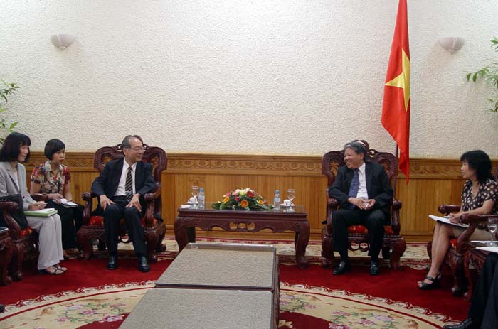 Bộ trưởng Bộ Tư pháp Hà Hùng Cường tiếp Thứ trưởng Bộ Tư pháp Nhật Bản