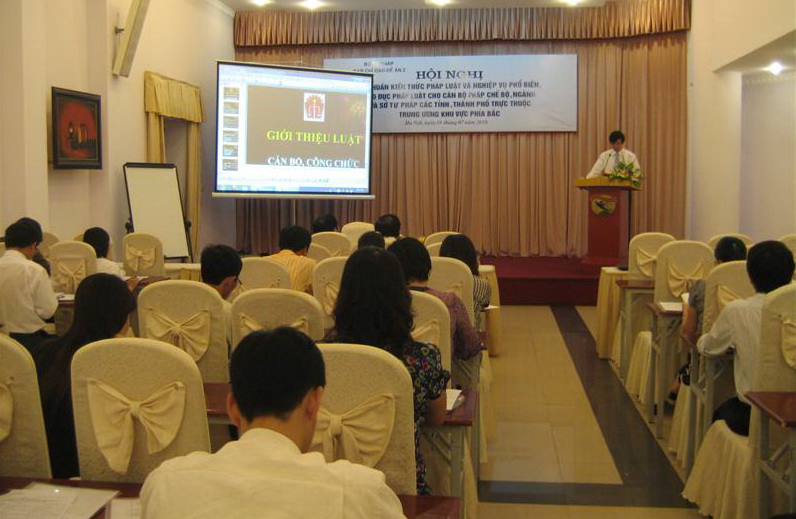 Tập huấn kiến thức pháp luật và kỹ năng nghiệp vụ phổ biến giáo dục pháp luật cho cán bộ pháp chế bộ, ngành, địa phương