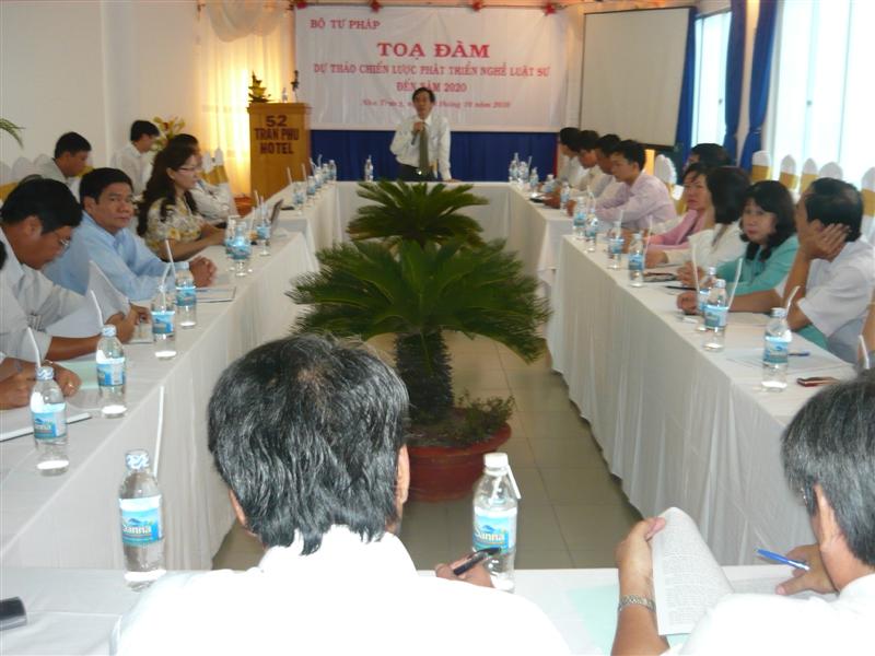 Bộ Tư pháp tổ chức tọa đàm góp ý dự thảo chiến lược phát triển nghề luật sư đến năm 2020