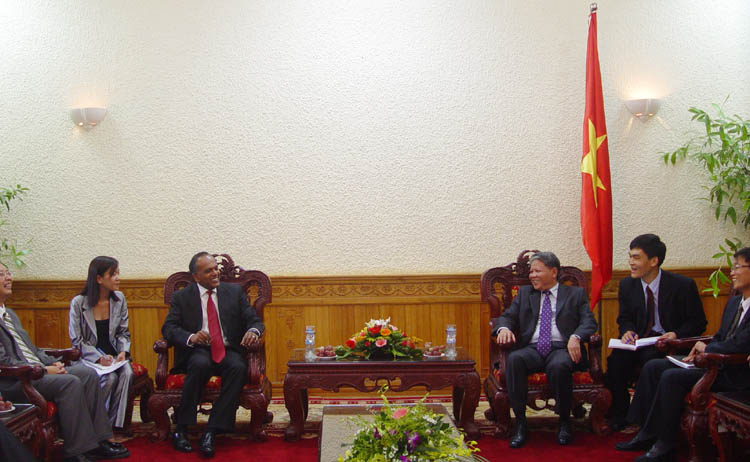 Bộ trưởng Bộ Tư pháp Hà Hùng Cường tiếp Bộ trưởng Bộ Pháp luật Singapore K.Shanmugam