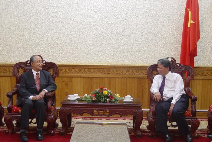 Bộ trưởng Hà Hùng Cường tiếp xã giao Giáo sư Morishima