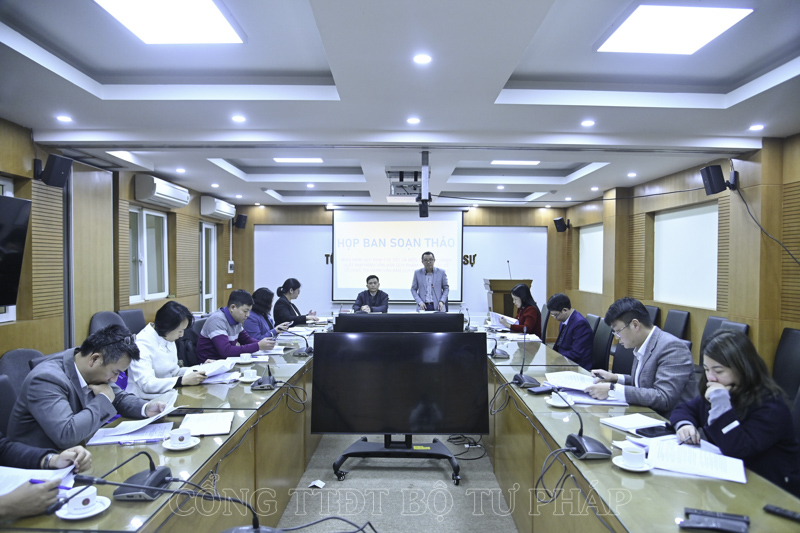 Họp Ban soạn thảo Nghị định quy định chi tiết Luật Ban hành VBQPPL về tổ chức thi hành văn bản QPPL