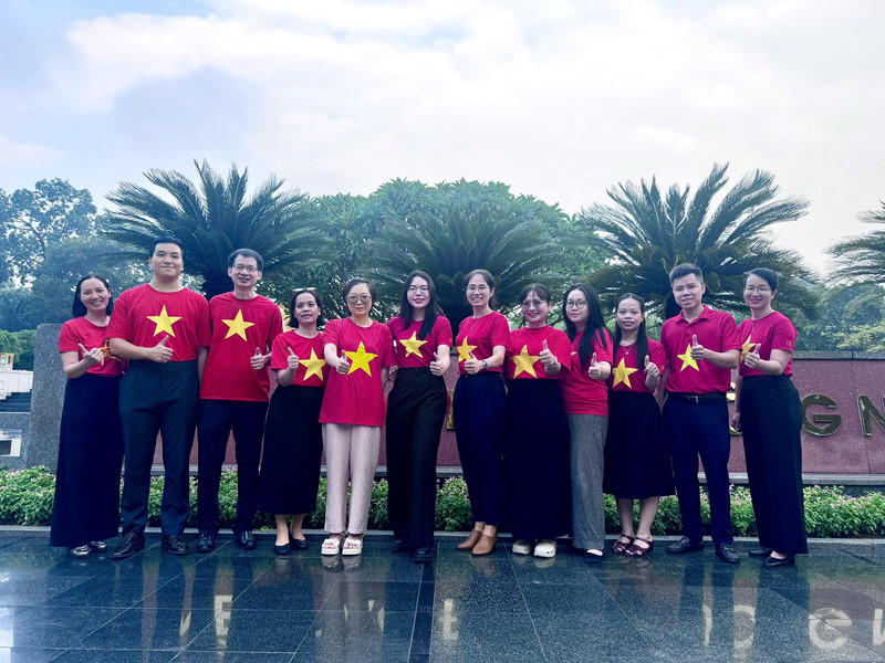 CHI ĐOÀN VỤ PHÁP LUẬT QUỐC TẾ, BỘ TƯ PHÁP DÂNG HƯƠNG, TƯỞNG NIỆM CÁC ANH HÙNG LIỆT SĨ TẠI ĐÀI TƯỞNG NIỆM BẮC SƠN