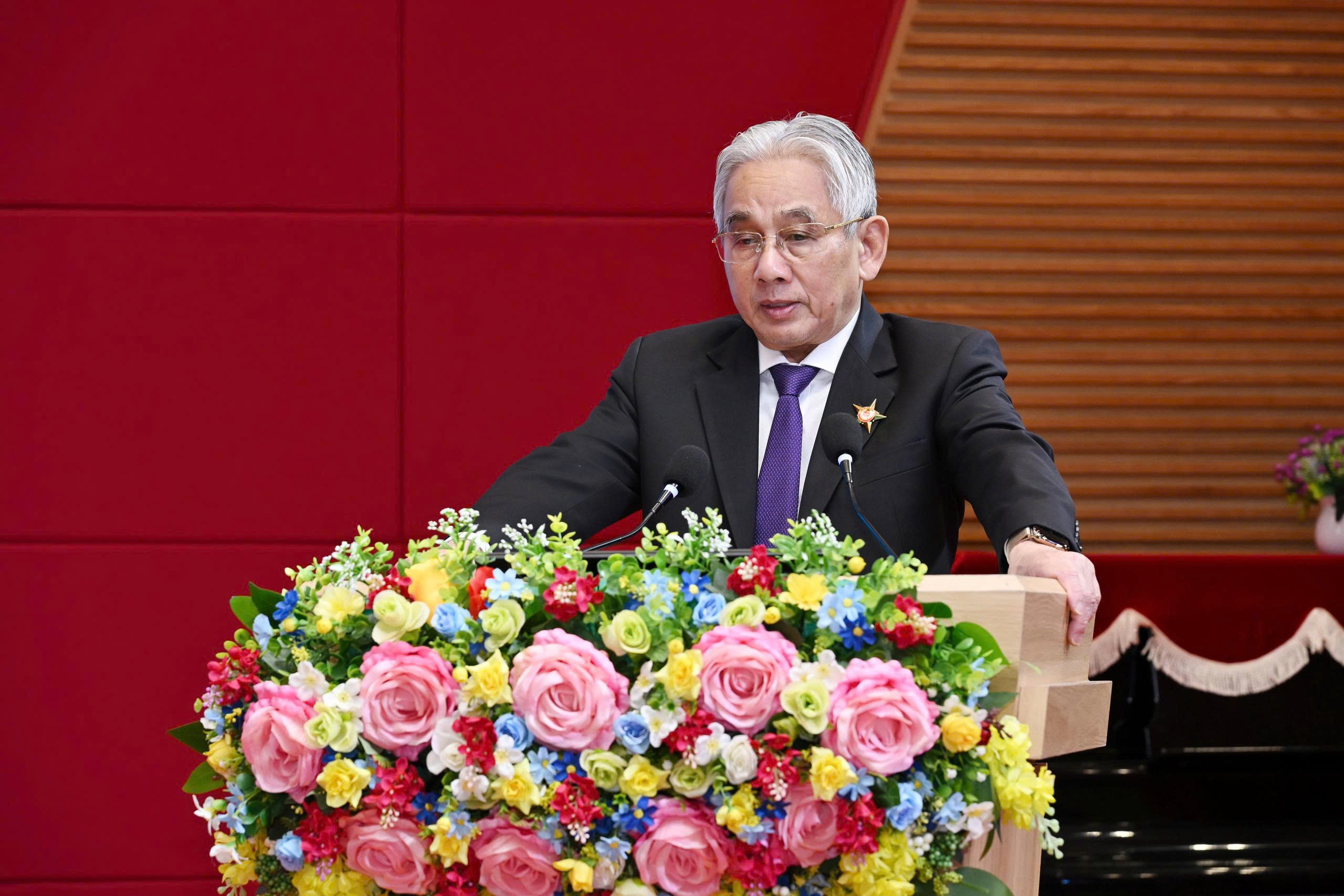 hieu-truong-dh-cuu-long.jpg