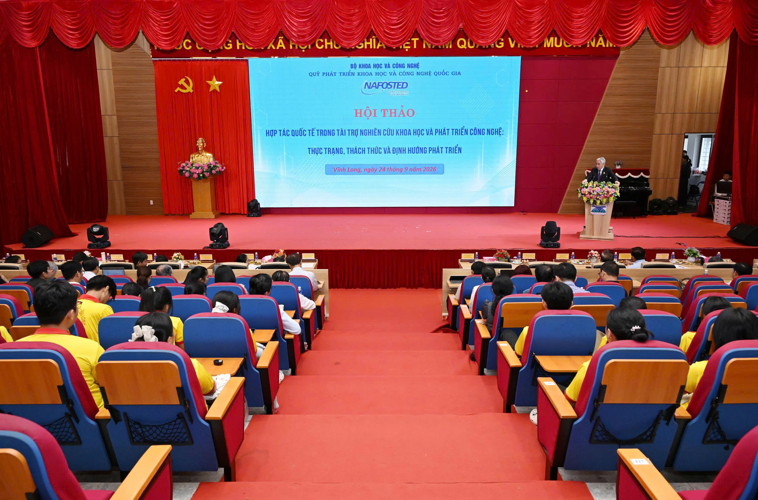 Toan-canh-ht.jpg
